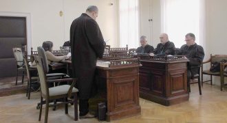 Debreceni Törvényszék - bírósági tárgyalás