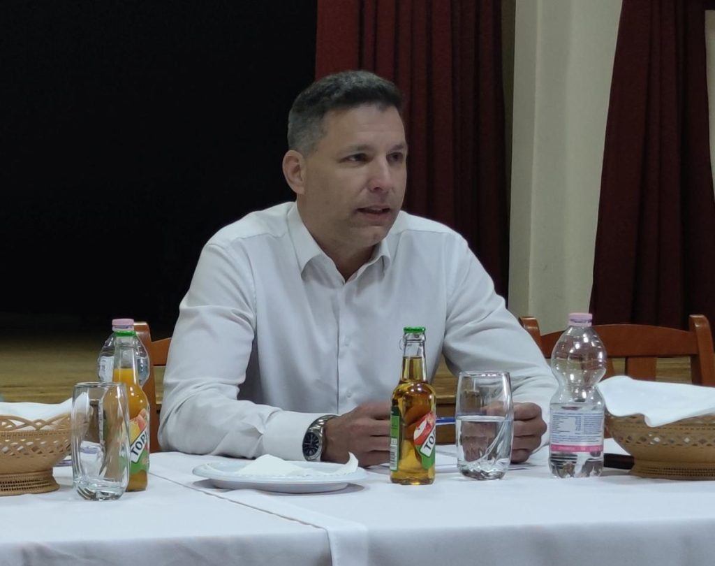 Lakossági fórum Mikepércsen 2025. április 10-én