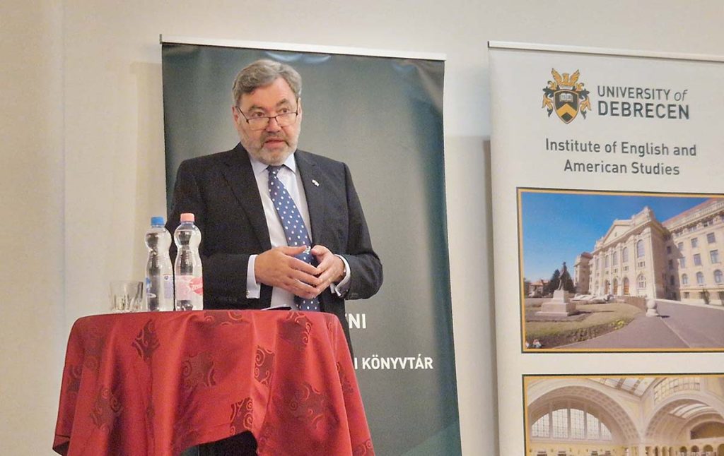 Paul Fox brit nagykövet