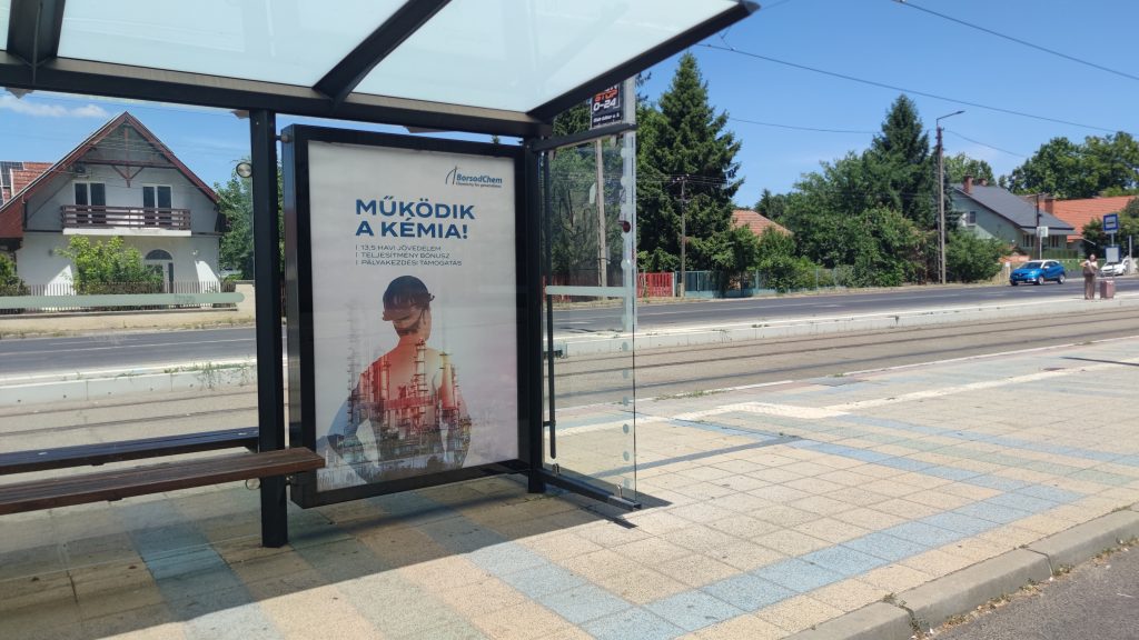A BorsodChem plakátja Debrecenben