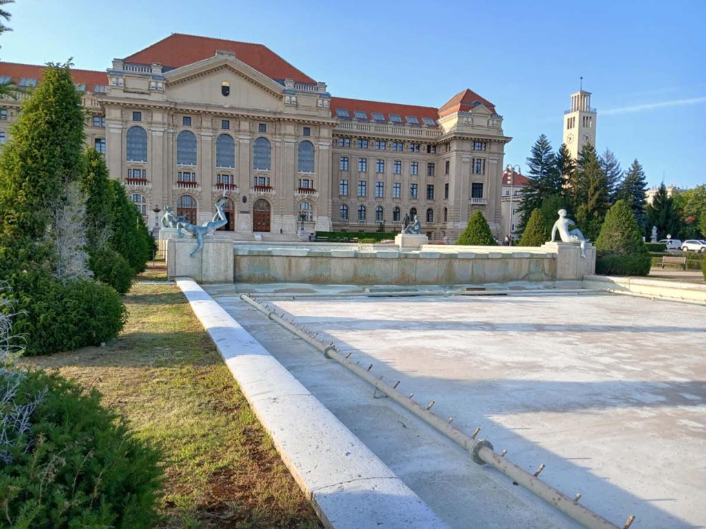 Egyetem tér