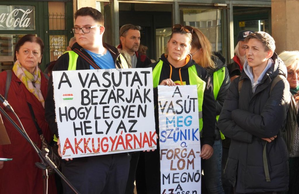 Tüntetés a 106-os vasútvonal bezárása ellen - 2025. október 16.