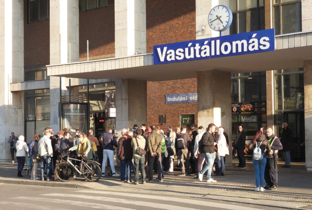 Tüntetés a 106-os vasútvonal bezárása ellen - 2025. október 16.