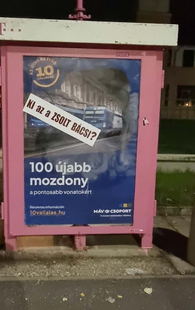 plakát átragasztás