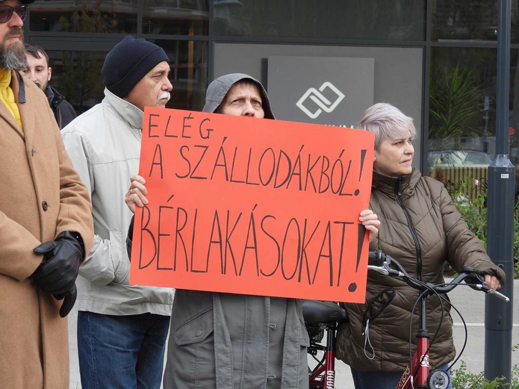 Lakásmenet - Szikra