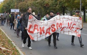 Lakásmenet - Szikra