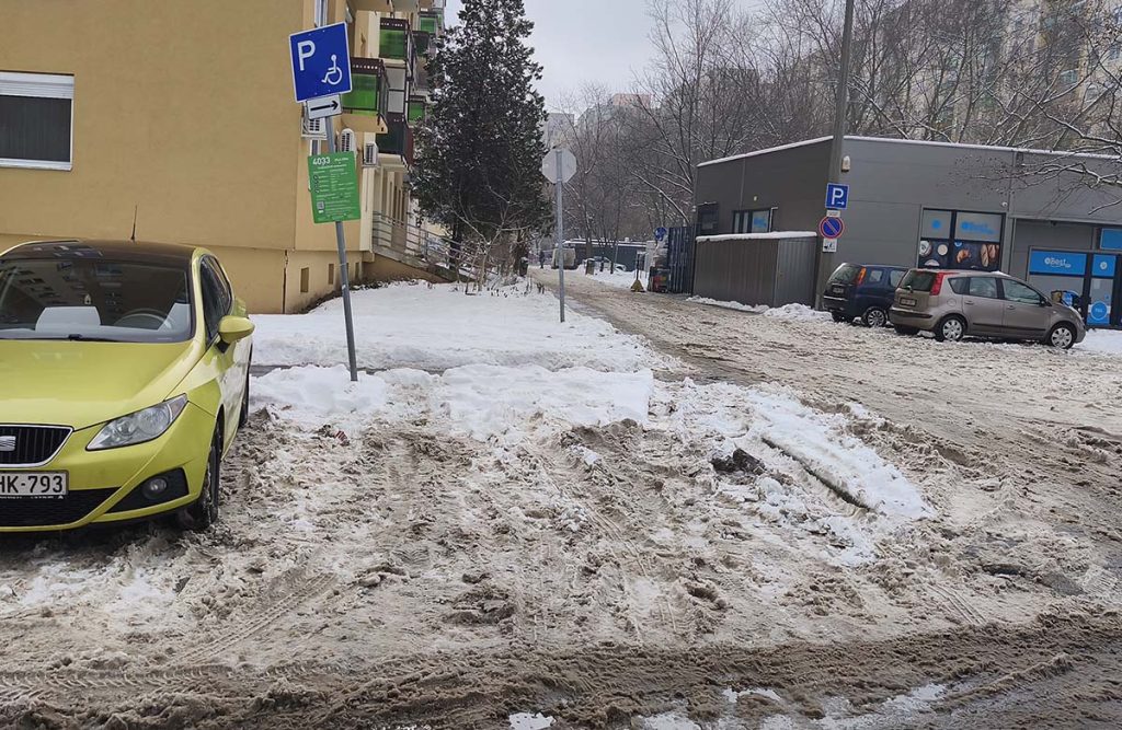 Mozgáskorlátozott parkoló