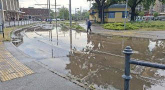 Villamos - közlekedés - eső 20260511