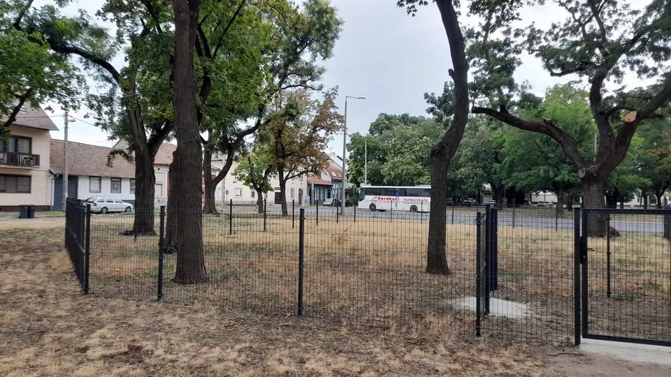 Árpád tér - kutyafuttató