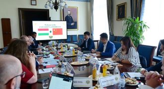 Kínai delegáció a Debreceni Egyetemen
